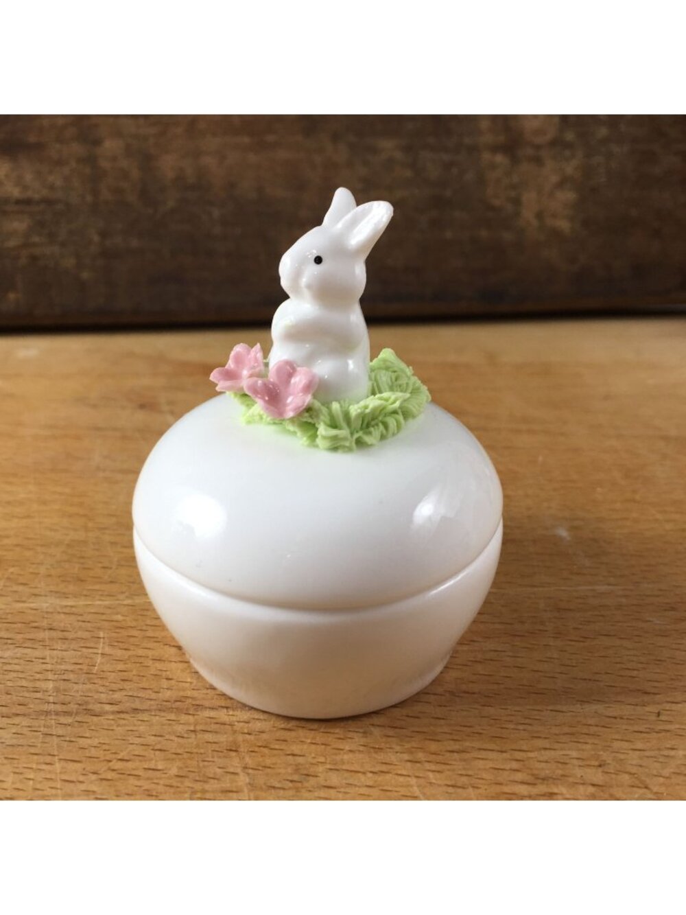 Bunny Rabbit Dish Trinket Box Bone China Dresser Jewelry Ring Dish